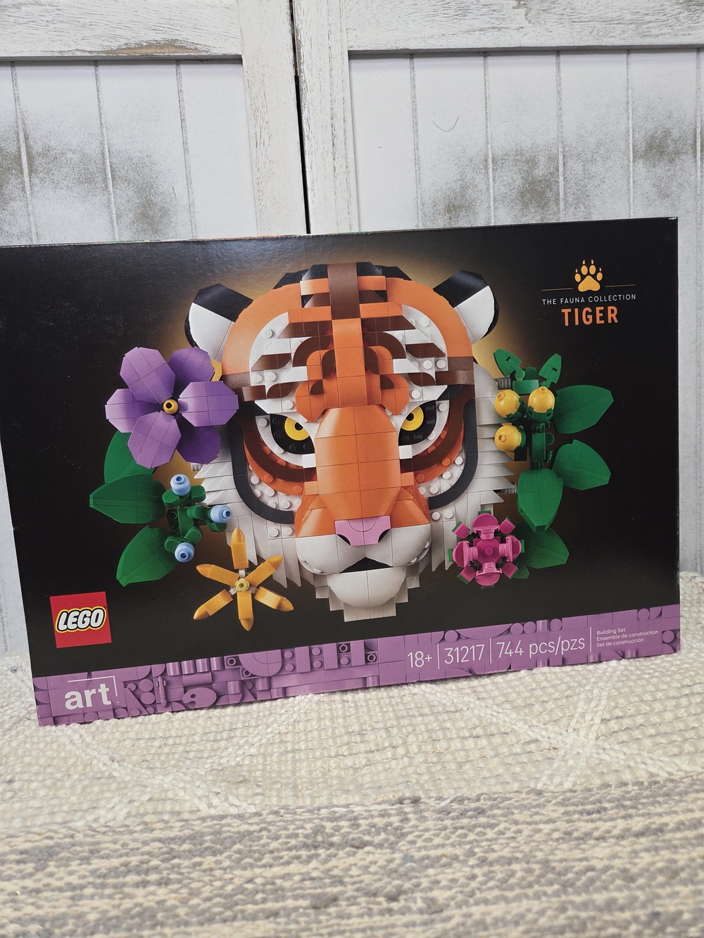 NIB LEGO Art Tiger Wall Decor  Floral Tiger Head
